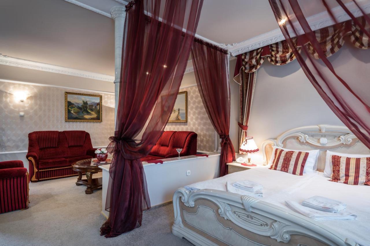 Hotel Bibic Es Tueskevar Etterem Es Horgaszto Mestecǎneşti Exterior foto